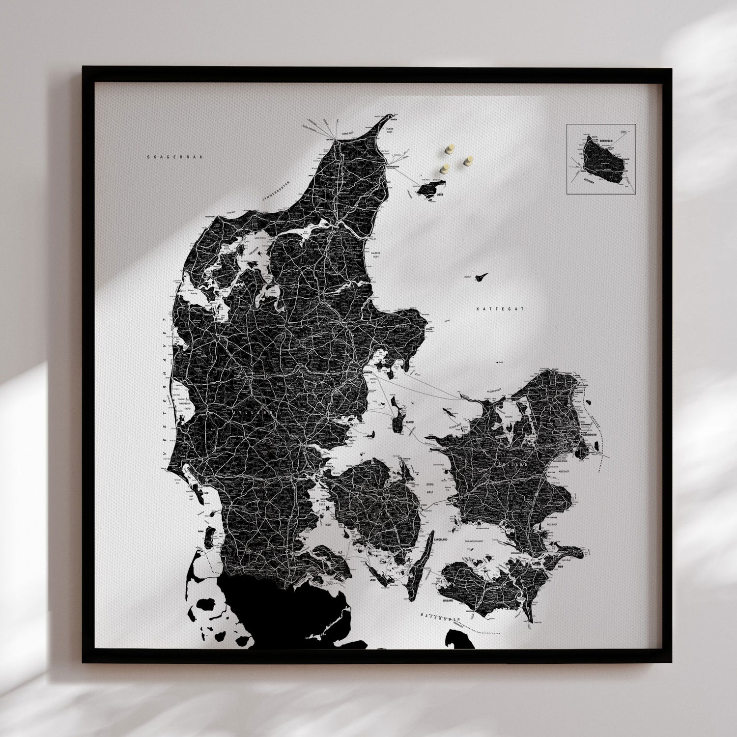 Danmarkskort i sort ramme - White - Opslagstavle - Incado