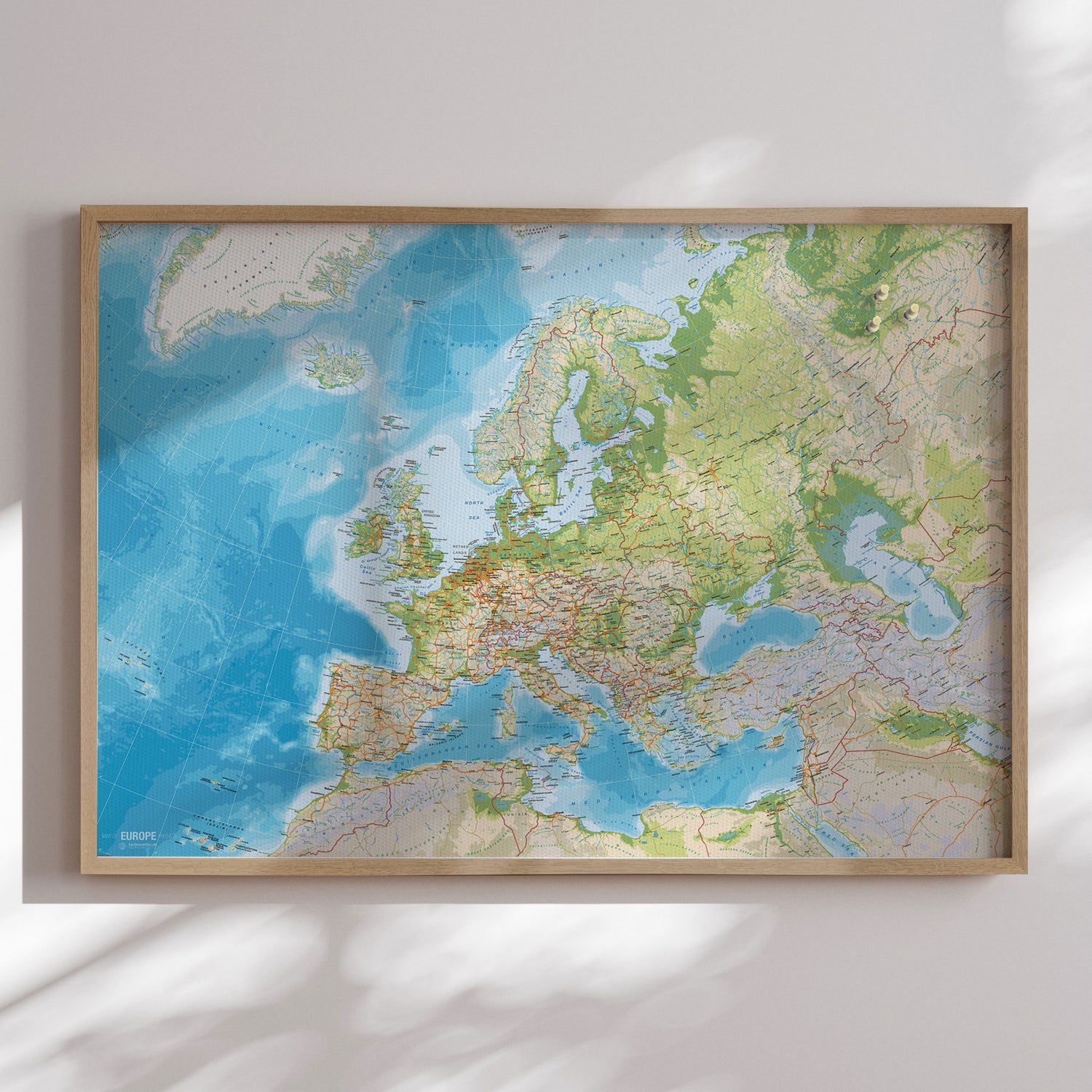 Europakort i egetræsramme - Classic - Opslagstavle - Incado