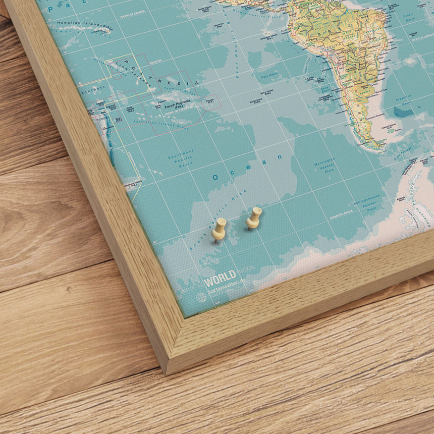 Verdenskort med egetræsramme - Retro - Opslagstavle - Incado