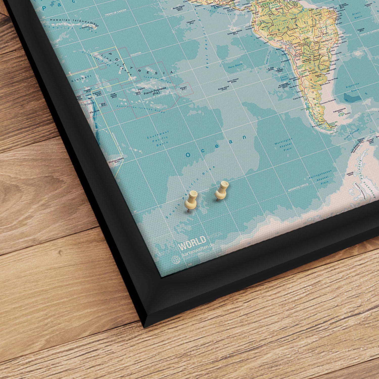 Verdenskort med sort ramme - Retro - Opslagstavle - Incado