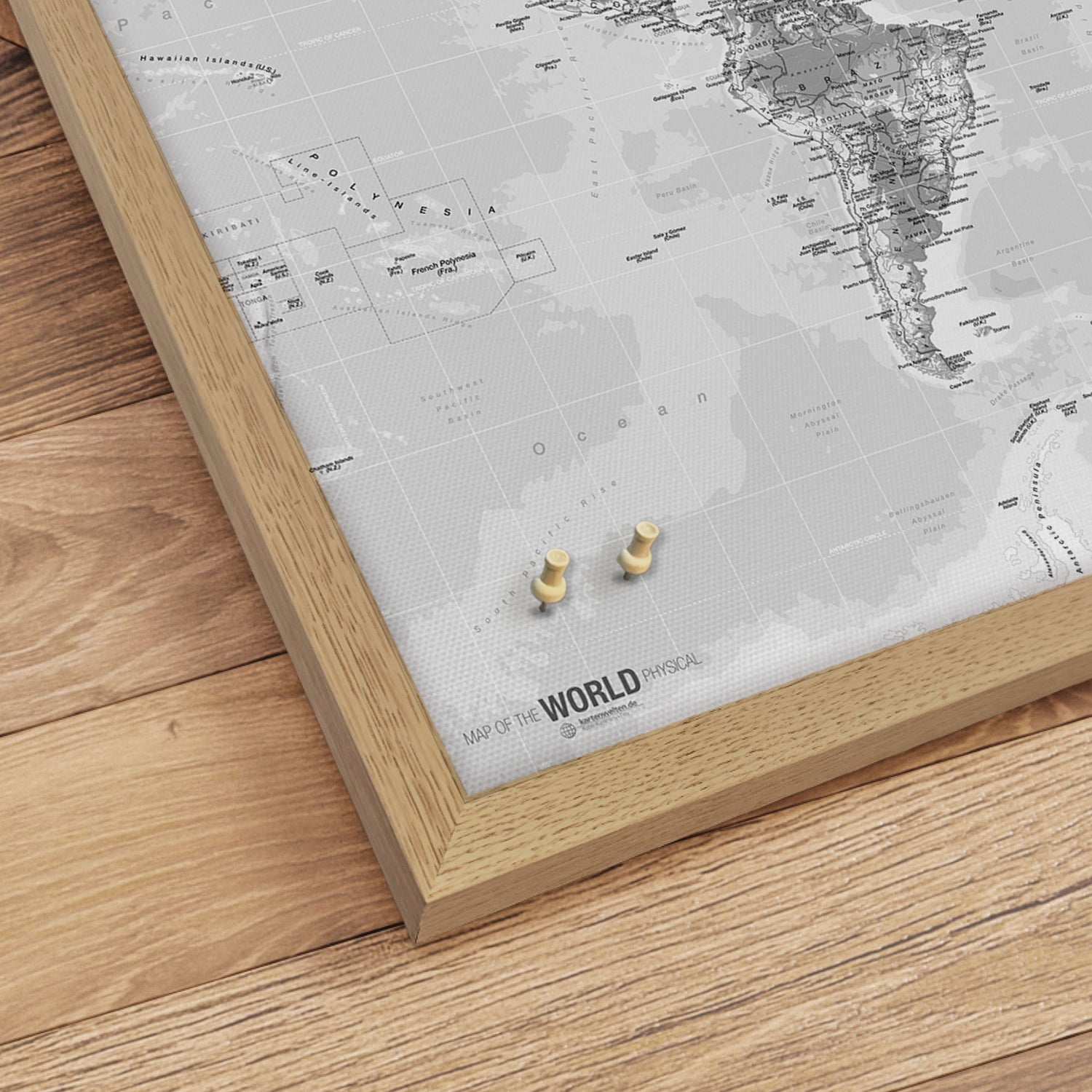Verdenskort med egetræsramme - Light - Opslagstavle - Incado