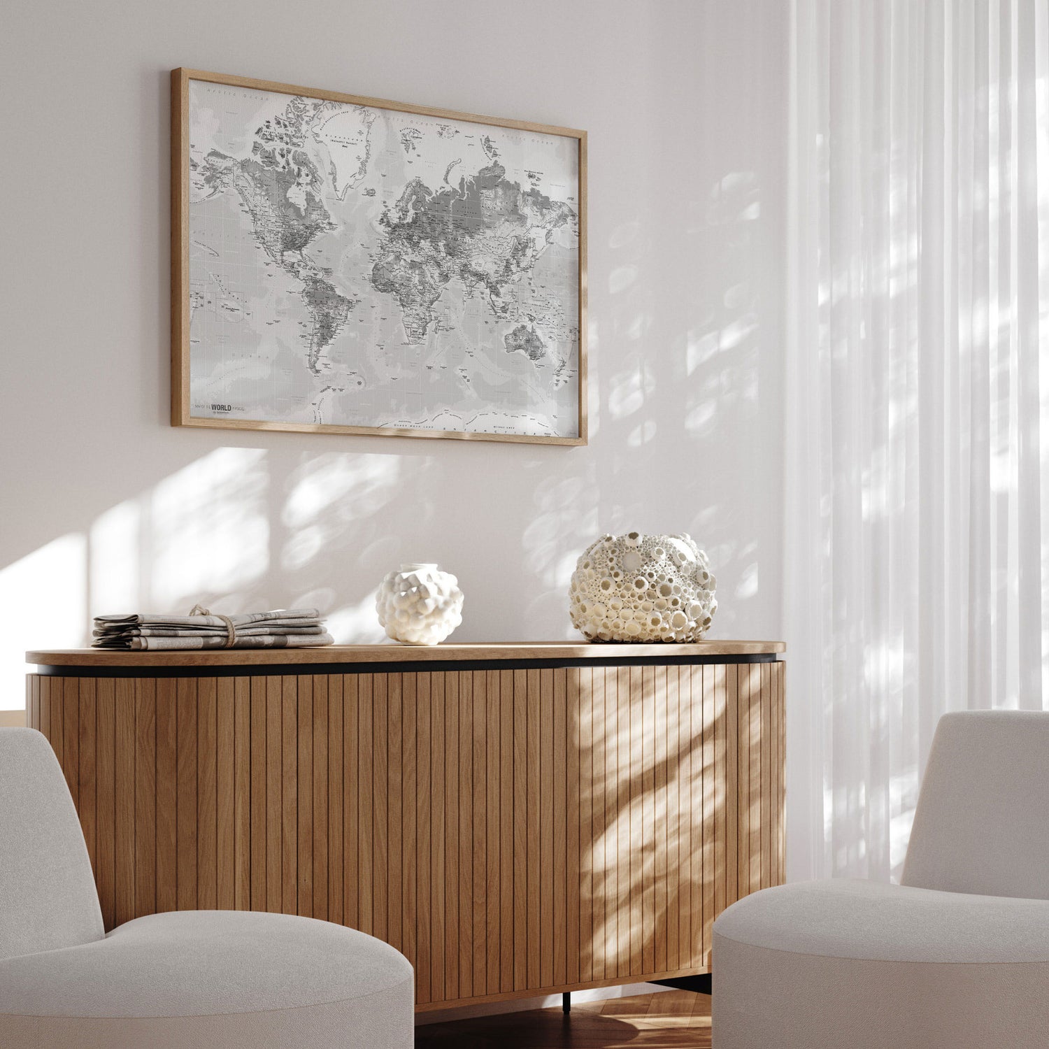 Verdenskort med egetræsramme - Light - Opslagstavle - Incado