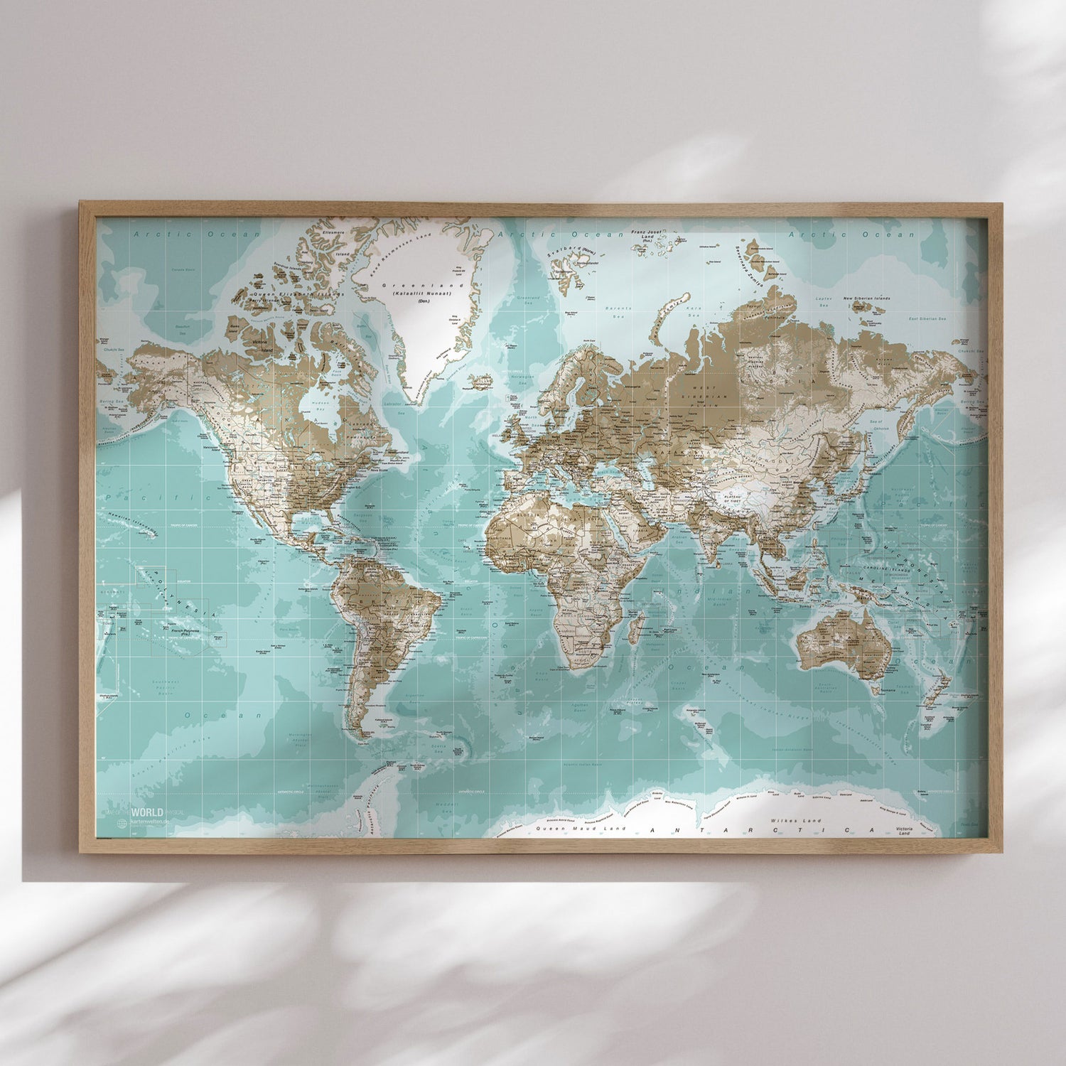 Verdenskort i egetræsramme - Winter - Plakat - Incado