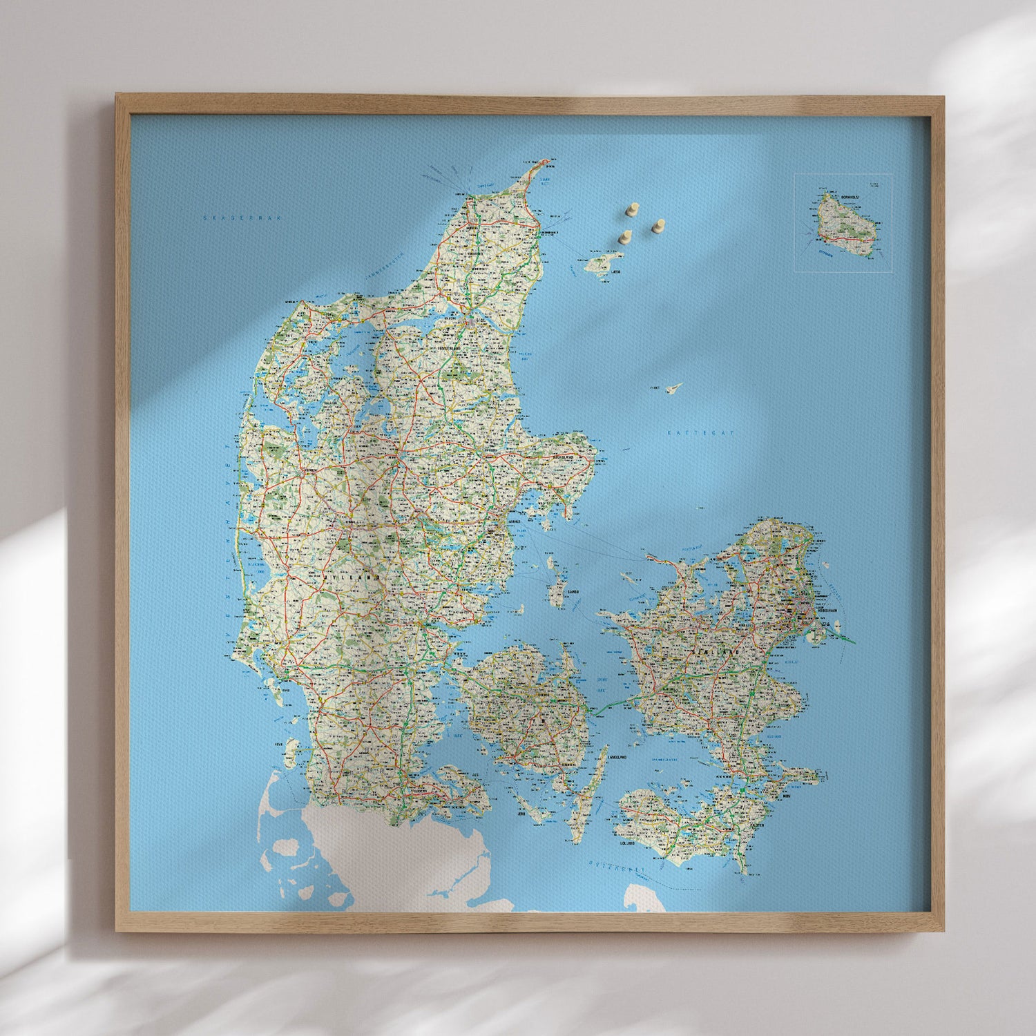 Danmarkskort i egetræsramme - Classic - Opslagstavle - Incado