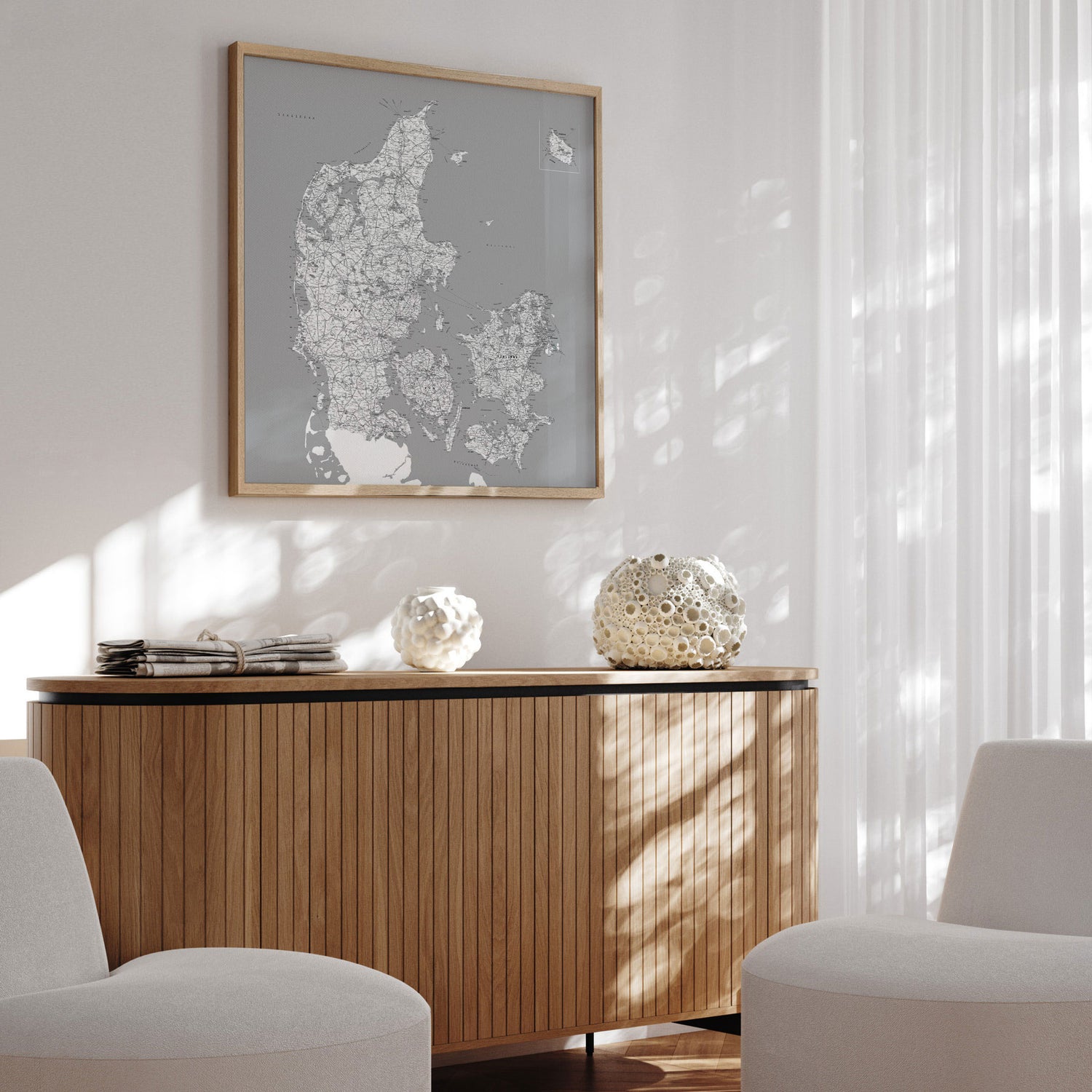 Danmarkskort i egetræsramme - Grey - Opslagstavle - Incado