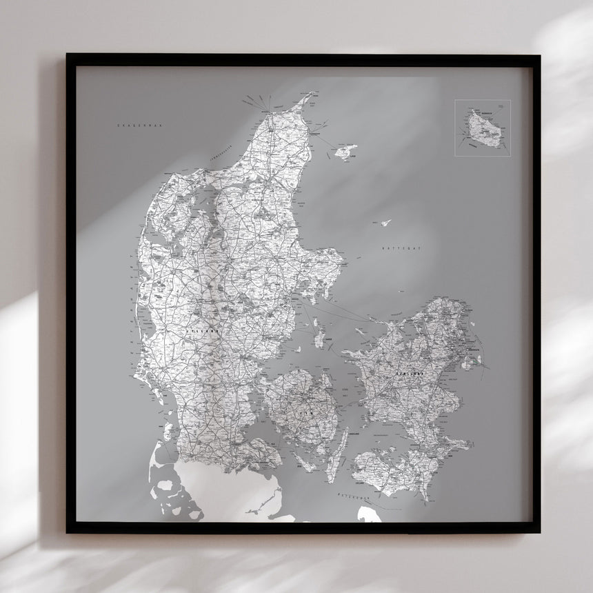 Danmarkskort i sort ramme - Grey - Plakat - Incado