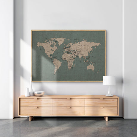 Hør verdenskort med egetræsramme - Carolina - Opslagstavle - Incado