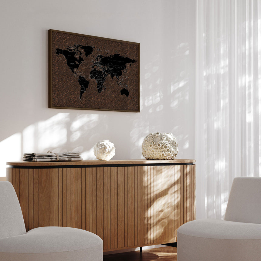 Verdenskort på kork med røget egetræsramme - Dark - Opslagstavle - Incado