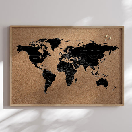 Verdenskort på kork med egetræsramme - Light - Opslagstavle - Incado