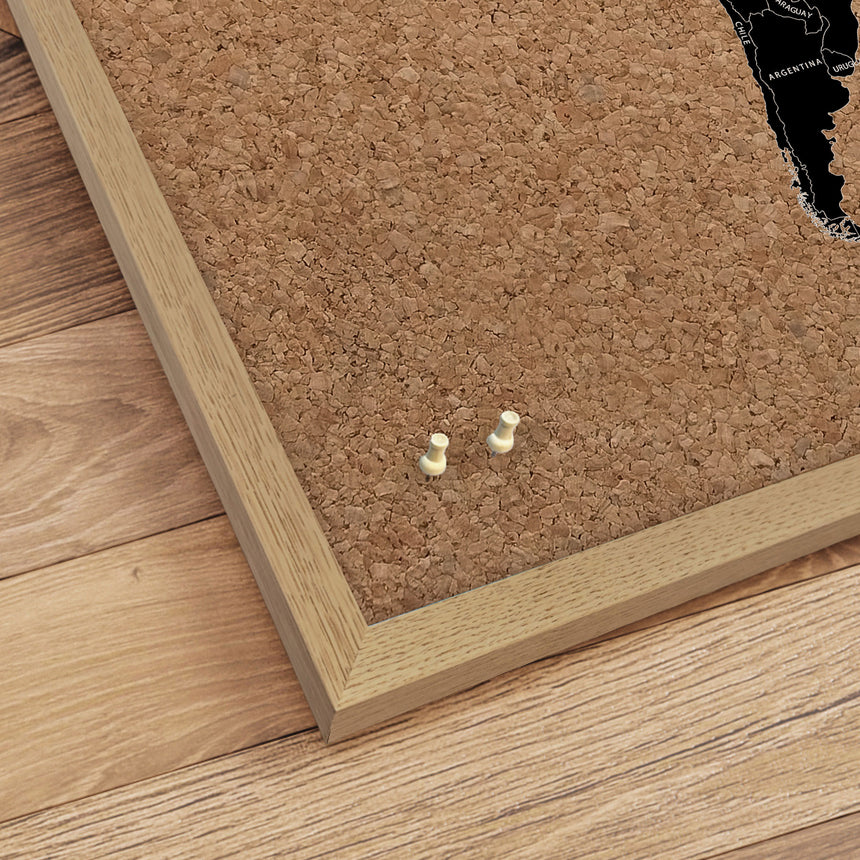 Verdenskort på kork med egetræsramme - Light - Opslagstavle - Incado