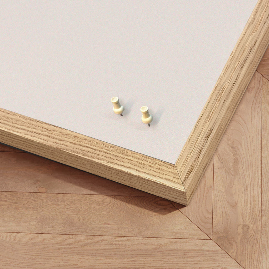 Opslagstavle med egetræsramme - Coconut Milk - Incado