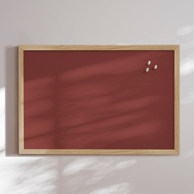 Opslagstavle med egetræsramme - Burn Red - Incado