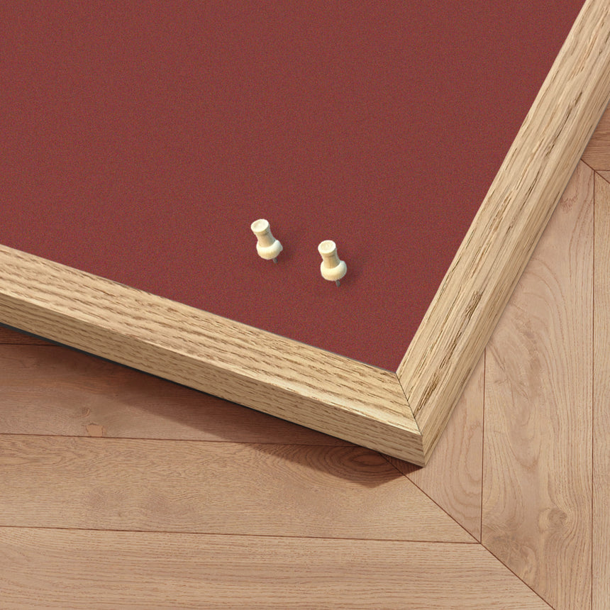 Opslagstavle med egetræsramme - Burn Red - Incado