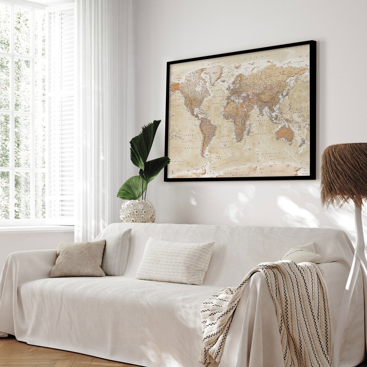 Verdenskort med sort ramme - Sand - Opslagstavle - Incado