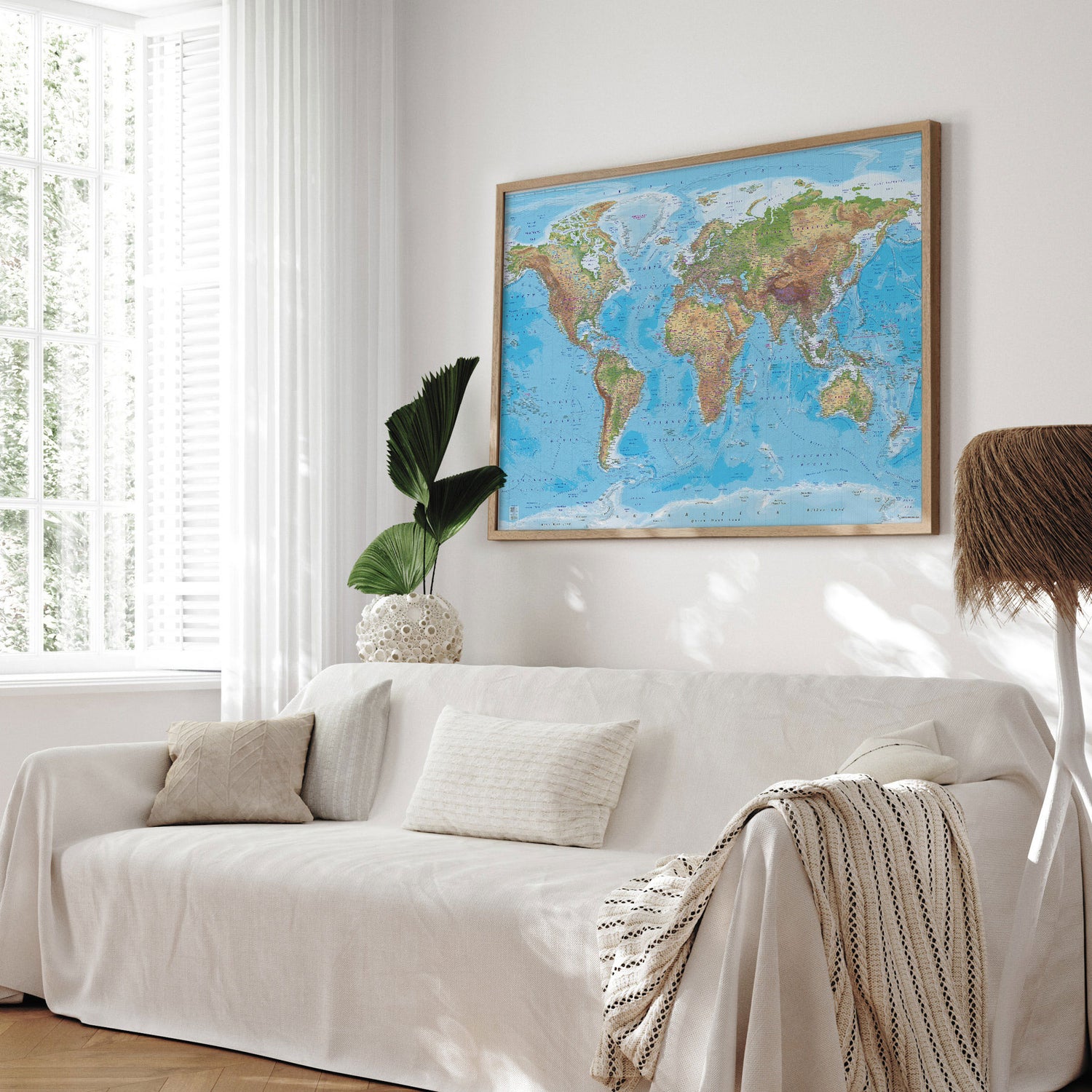 Verdenskort i egetræsramme - Clarity - Opslagstavle - Incado