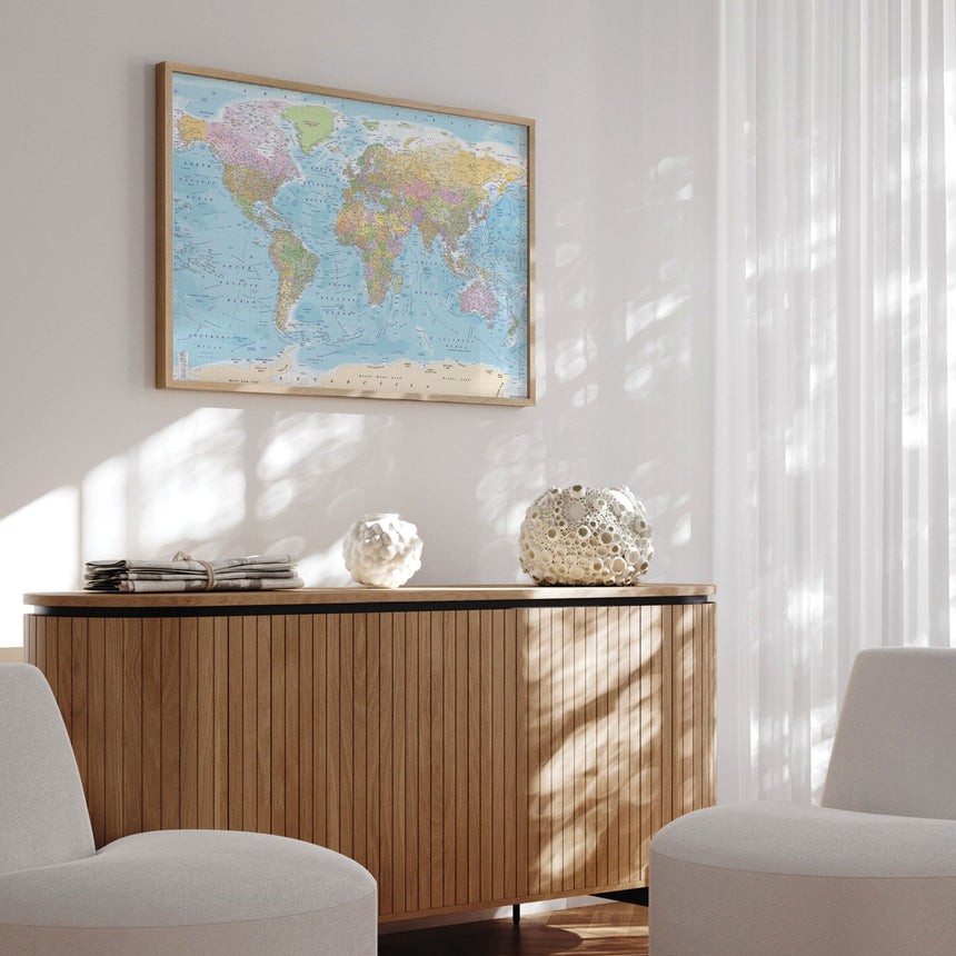 Verdenskort i egetræsramme - Political - Opslagstavle - Incado
