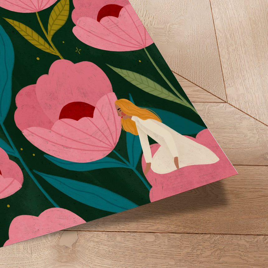 Plakat - Three Women Stitting on Large Pink Flowers - Bea Müller