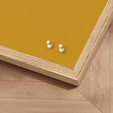 Opslagstavle med egetræsramme - Lemon Curry