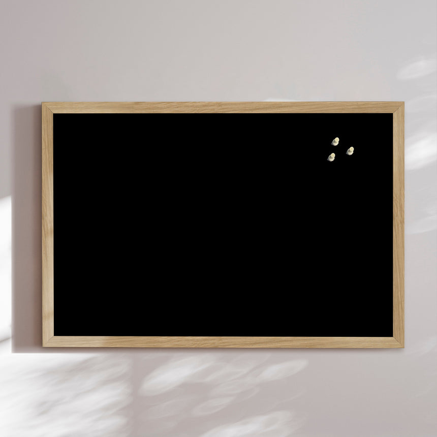 Opslagstavle med egetræsramme - Liqourice