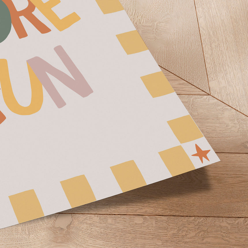 Plakat - Have More Fun - Menina Lisboa