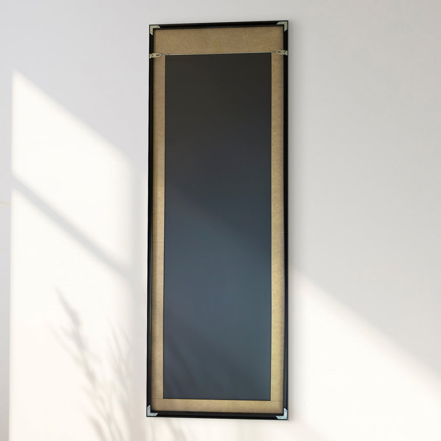 Aflangt spejl med sort ramme - Minimalistisk