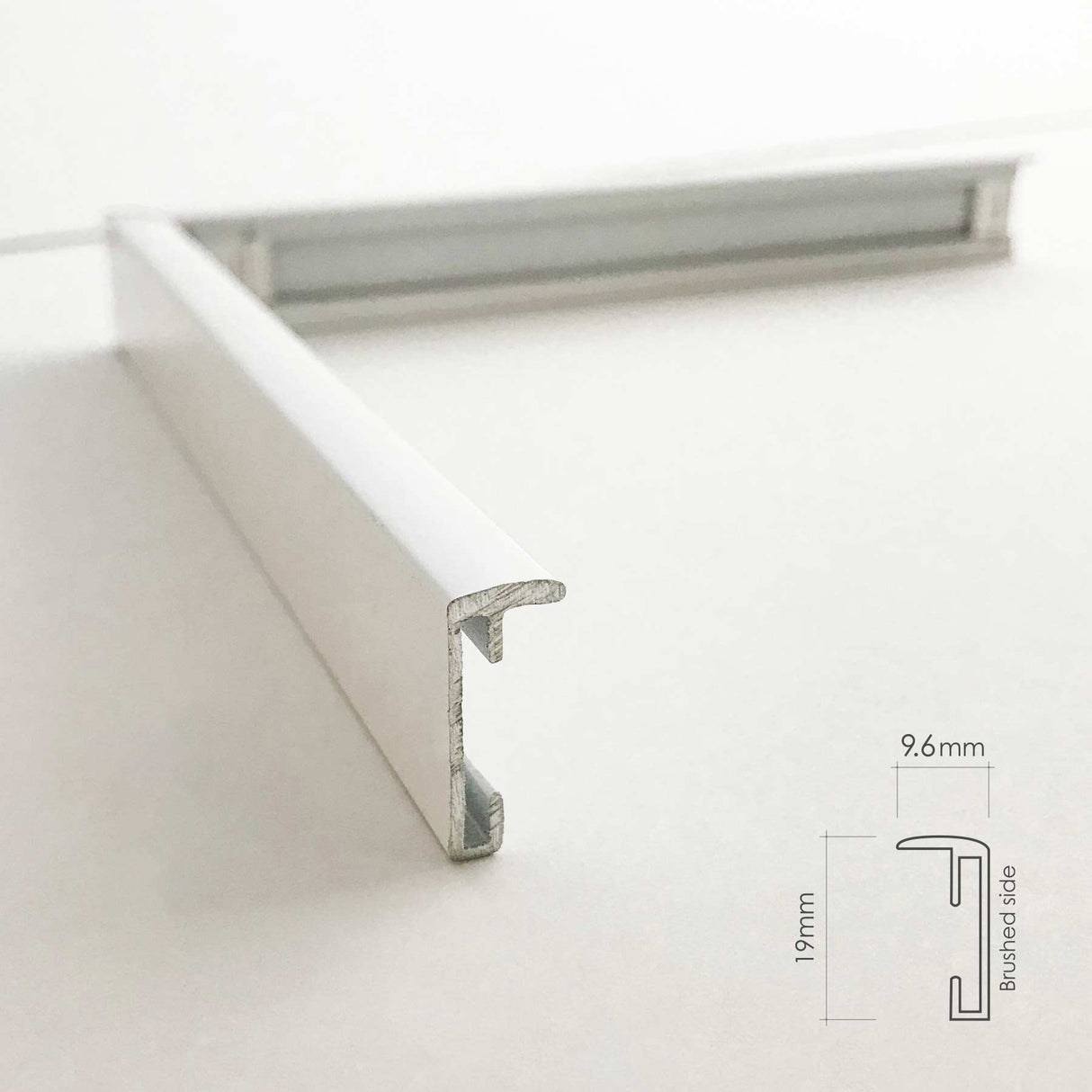 Hvid aluminiumsramme - Incado NordicLine - 21 x 29,7 cm / A4